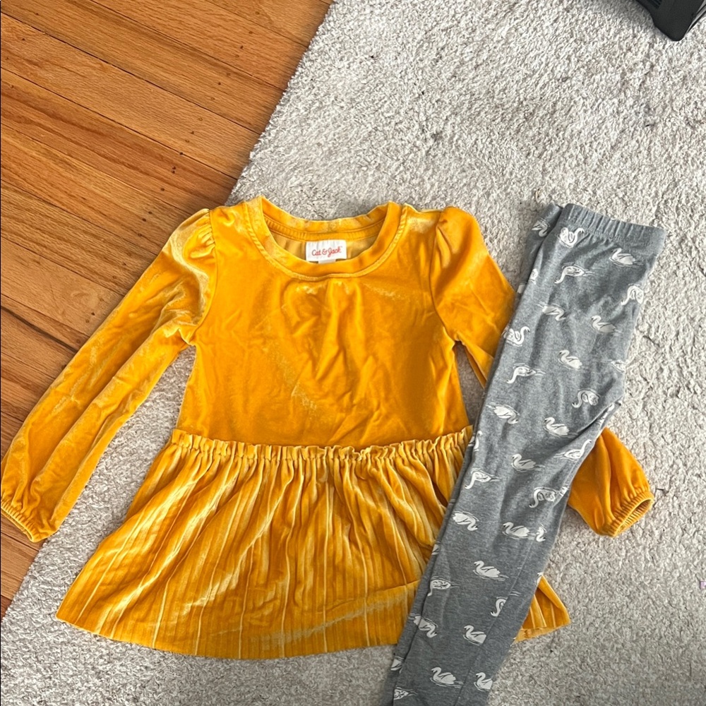 Cat & Jack Yellow long sleeved shirt with Gray Swan Leggings